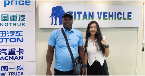A Trinidadian Customer Came to Guangzhou TITAN Vehicle to Buy a 100 Ton Low Bed Trailer