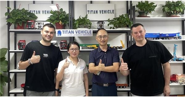 Russian Customers Purchased TITAN Curtain Side Trailer