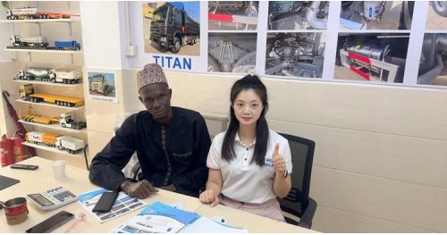 Nigeria Customer Purchase Sinotruk Howo Dump Truck from TITAN Vehicle