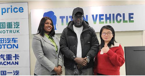Zambia Customers Visited Titan Vehicle to Buy Fuel Tanker Trailer