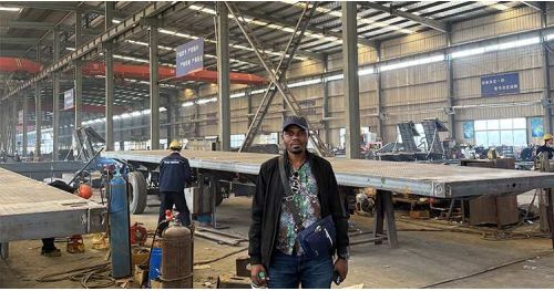 Customers from Zambia Visited Our Factory to Buy the Flatbed Trailers