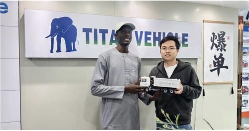 Customer from Tanzania Came to Purchase an 40ft Flatbed Trailer