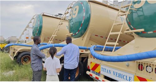 Zimbabwe Customer Visited Titan To Inspect And Purchase 4 Axle Cement Tanker Trailers
