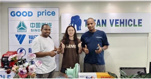 Zimbabwe Customers Visit TITAN to Buy Tri Axle Side Wall Trailer