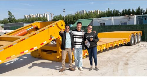 Mexican Customers Visit TITAN to Buy Lowboy Gooseneck Trailer