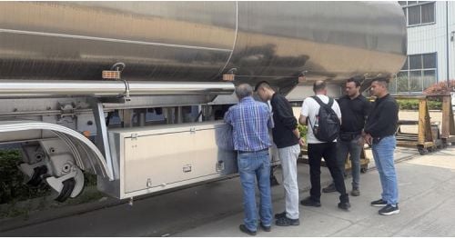 Customers from Costa Rica Visit TITAN Factory to Buy Fuel Tanker