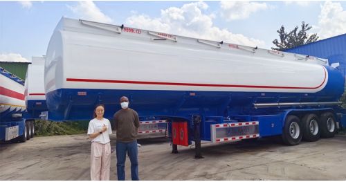 Customers from Mali Visit TITAN Factory to Purchase Fuel Tankers