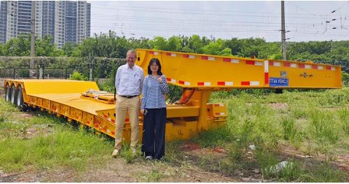 Argentine Customer Visit TITAN to Buy Detachable Gooseneck Lowboy Trailer