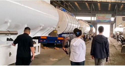 Malian Customers Visited Titan and Purchased Oil Tanker Trailers
