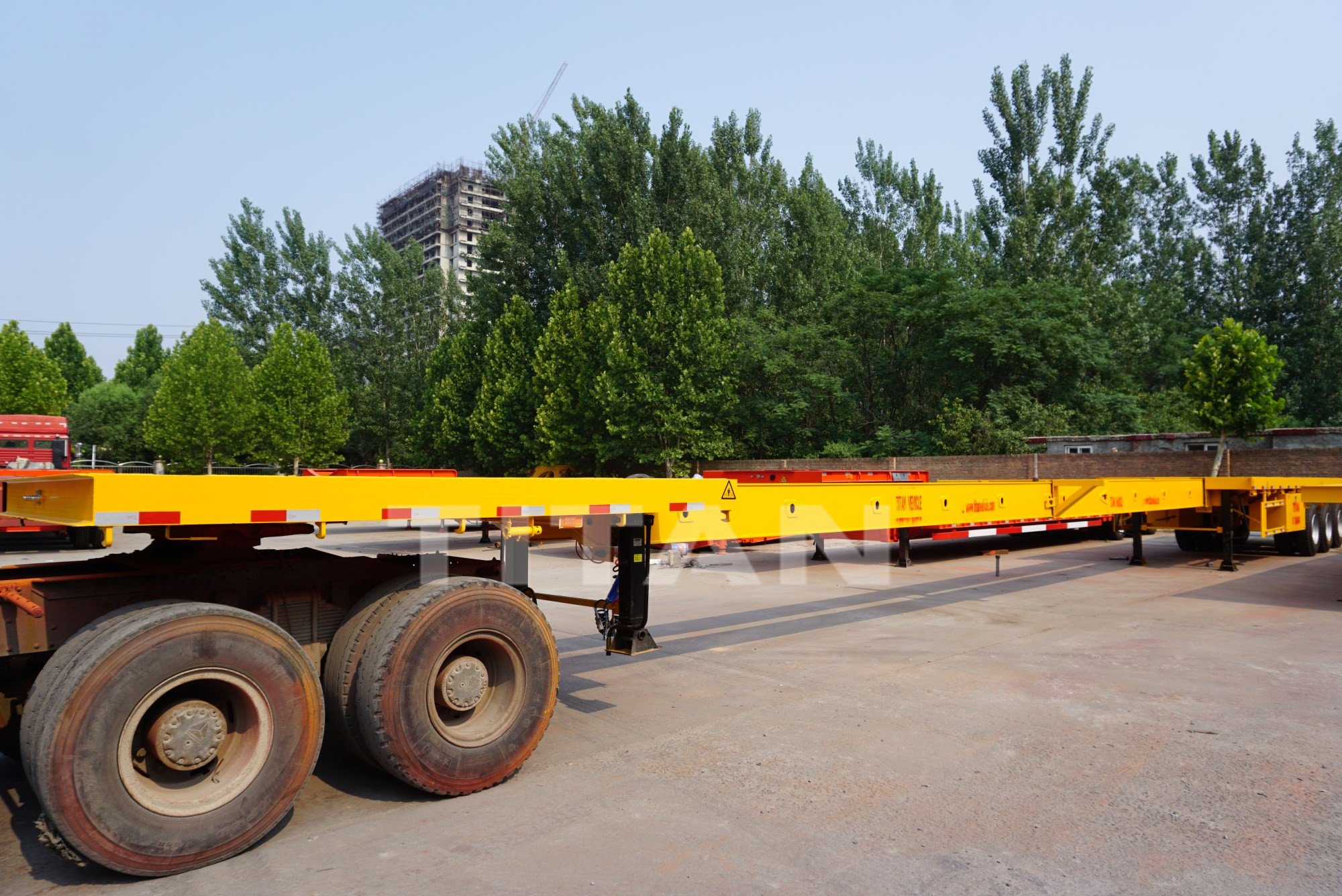 extendable flatbed trailer