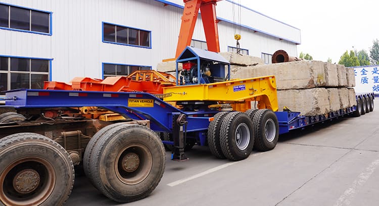 What is a detachable gooseneck lowboy trailer? 