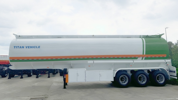 Angola Customer Come To TITAN Vehicle To Buy Petrol Tanker