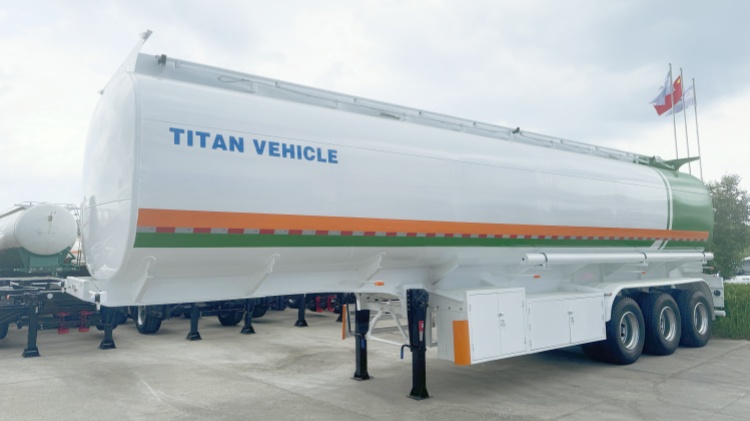 Angola Customer Come To TITAN Vehicle To Buy Petrol Tanker