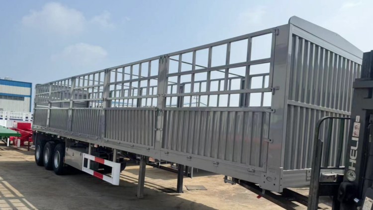 3 Axle 60 Tons Bulk Cargo Semi Trailer