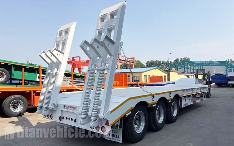 Tri Axle Semi Low Bed Trailer Price in Angola