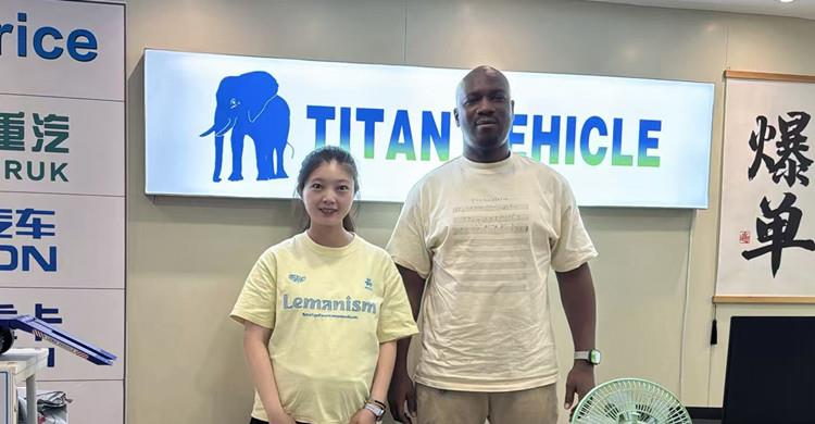 Ghanaian Customer Visit TITAN to Buy 2 Axle Dry Bulk Tanker Trailer