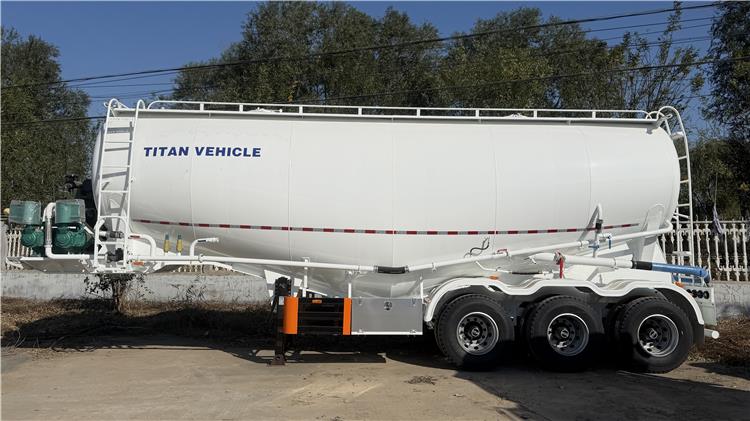 30CBM Pneumatic Tanker Trailer For Sale In Zambia