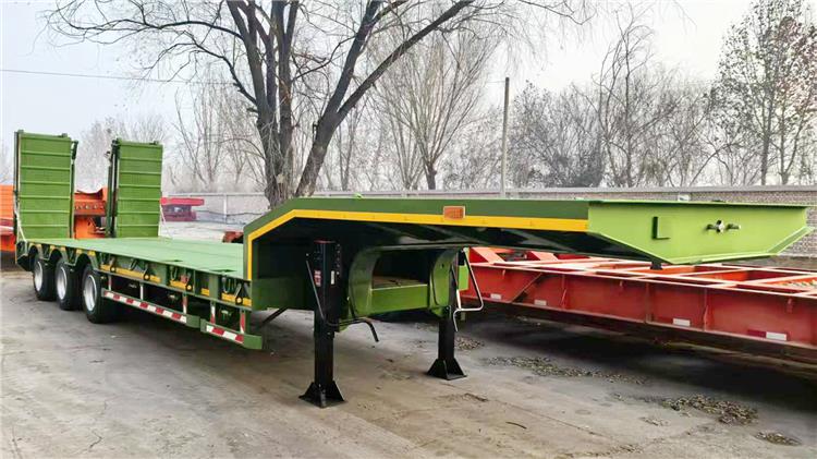 Extendable Low Bed Trailer for Sale In Peru