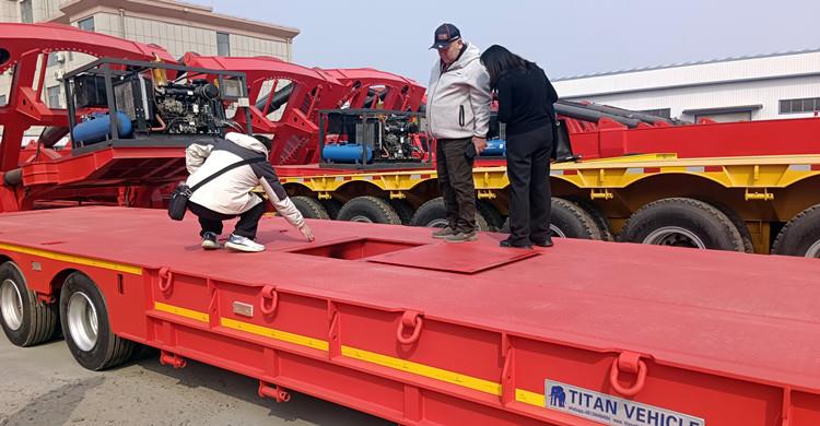 4 Axle Folding Neck Lowboy Trailer for Sale in Guatemala