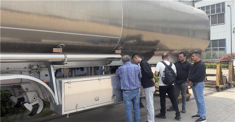 45000 Liters Aluminum Tanker Trailer for Sale In Costa Rica