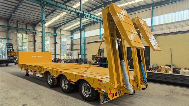 3 Axle Low Loader Trailer with Hydraulic Folding Ladder Zimbabwe