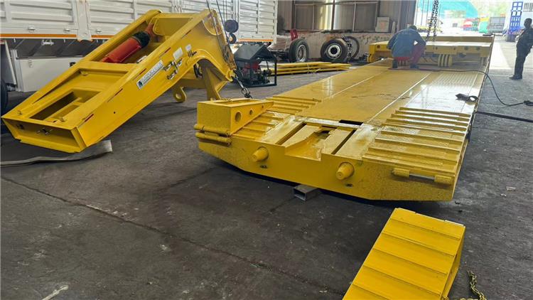 2 Axle 70 Ton Detachable Gooseneck Trailer for Sale In Trinidad