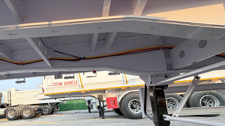 TITAN  VS CIMC Flatbed Trailer