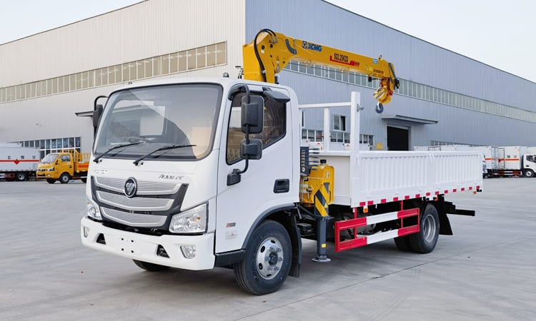 FOTON Cargo Truck with XCMG Straight Arm