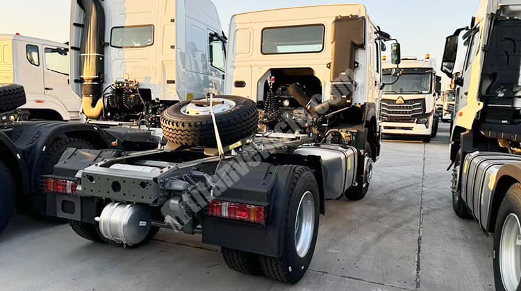 Sinotruk Howo 4x2 Tractor Truck for Sale in Nigeria