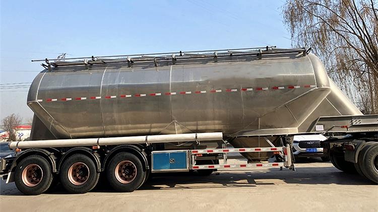 Aluminium Alloy Flour Tanker Trailer for Sale in Tanzania