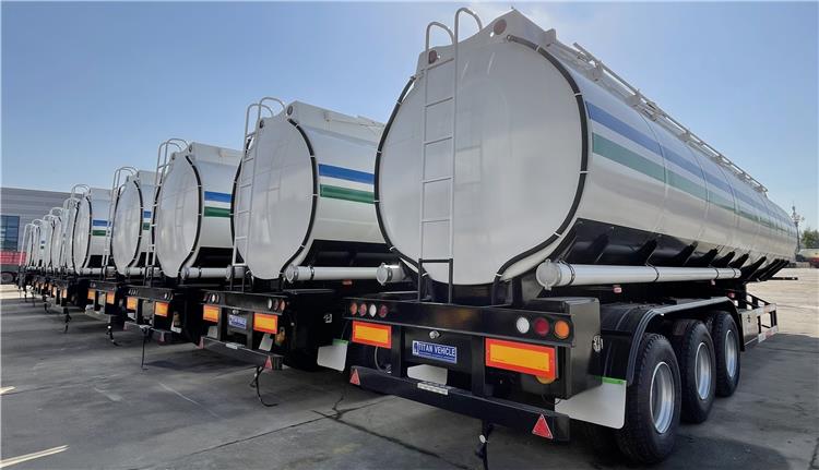 Tri Axle 45000 Liters Fuel Tanker Trailer with Best Price