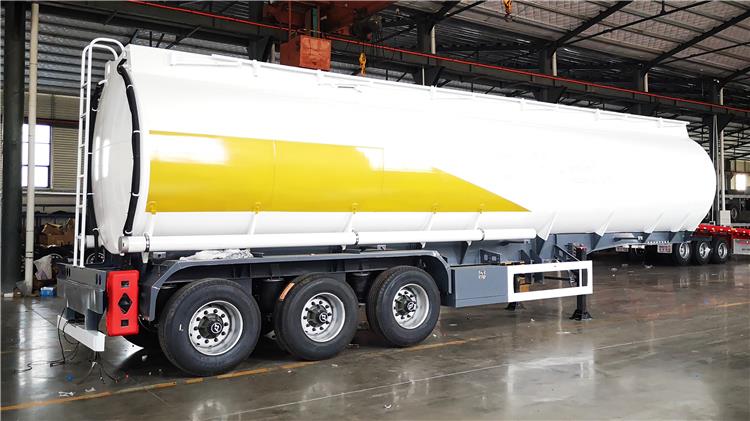 Tri Axle Petrol Tanker for Sale with Capacity 40000 Liters In Burundi Gitega - Second Hand