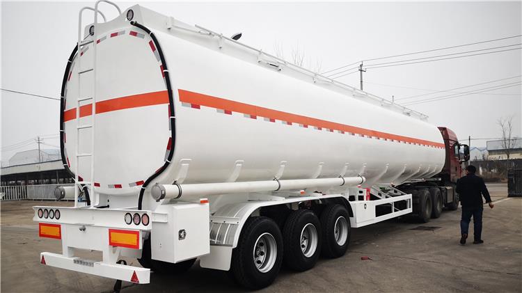 Tri Axle 35000 Liters Palm Oil Tanker Trailer for Sale In Mozambique