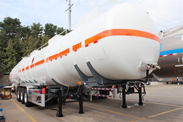 Stainless Steel Tanker for Sale | Stainless Steel Tank Trailer Manufacturer | Stainless Steel Semi Tank Trailer for Sale