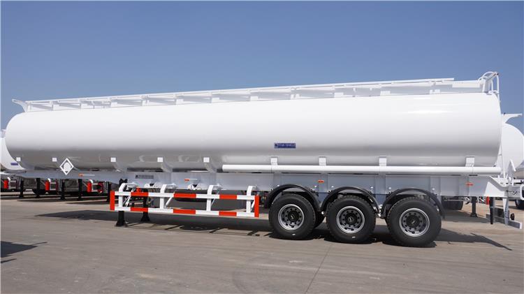 Tri Axle 45000 L Fuel Tanker Semi Trailer for Sale In Zambia