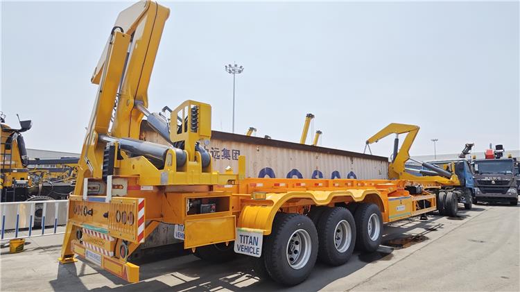 40 foot Side Loader Trailer with 37 Ton Capacity Crane