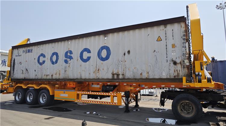 40 foot Side Loader Trailer with 37 Ton Capacity Crane