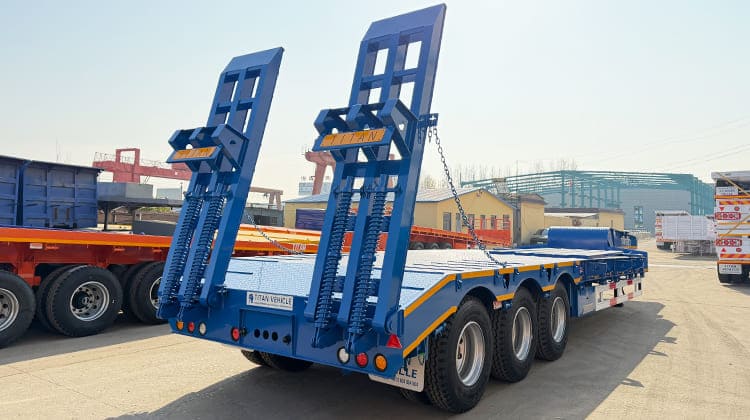 Hydraulic 3 Axle 40Ft Low Bed Trailer Price Manufacturers for Sale in Ghana