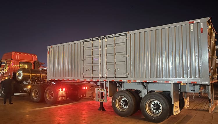 Enclosed Van Box Semi Trailer for Sale in Congo