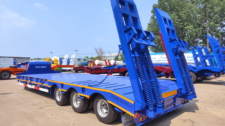 Tri Axle 40Ft Low Bed Trailer for Sale in Ghana