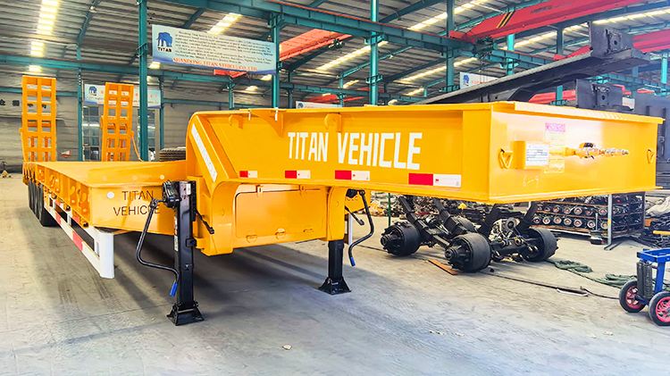Titan 4 Axle Lowbed Truck Trailer for Sale in Cameroon