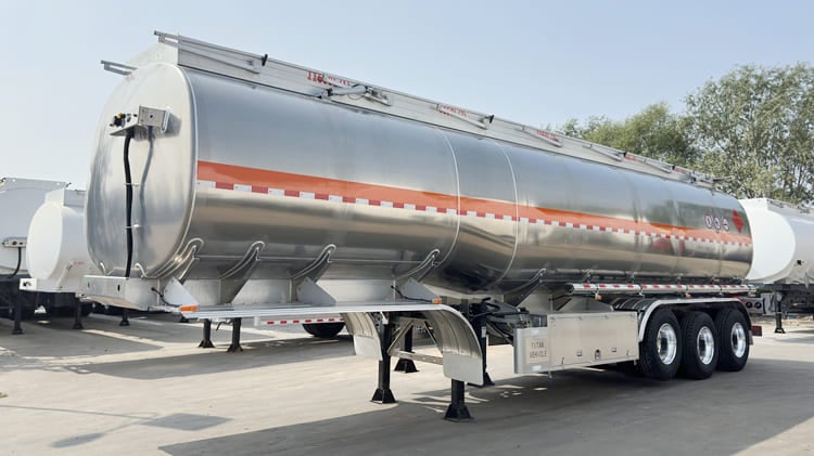 TITAN 3 Axle Aluminum Diesel Tank Trailer for Sale in Tanzania