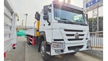 Flatbed Truck with Crane
