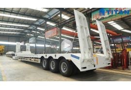 Tri axle drop deck trailer